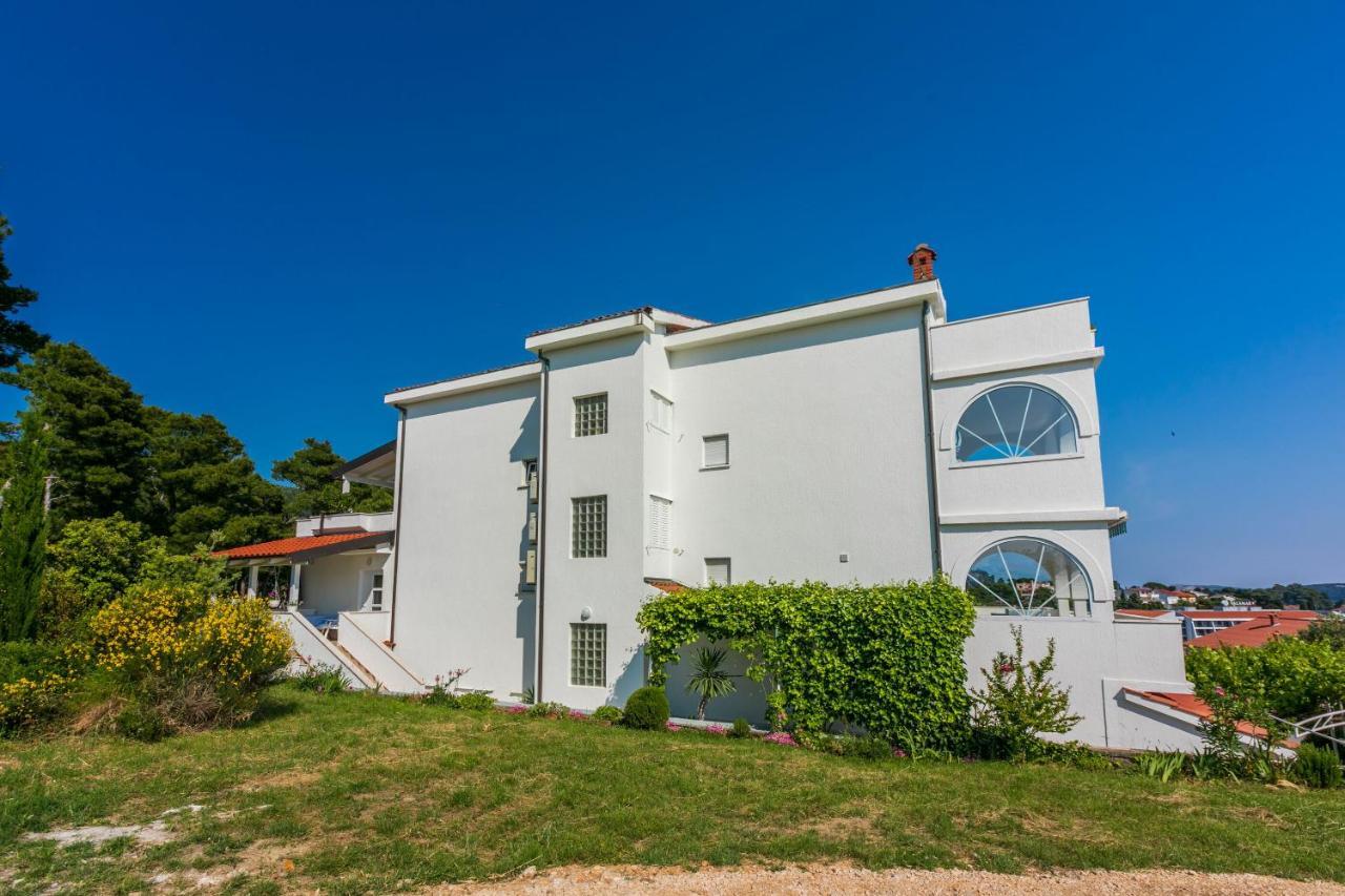 Apartments Vila Antula Banjol Exterior foto