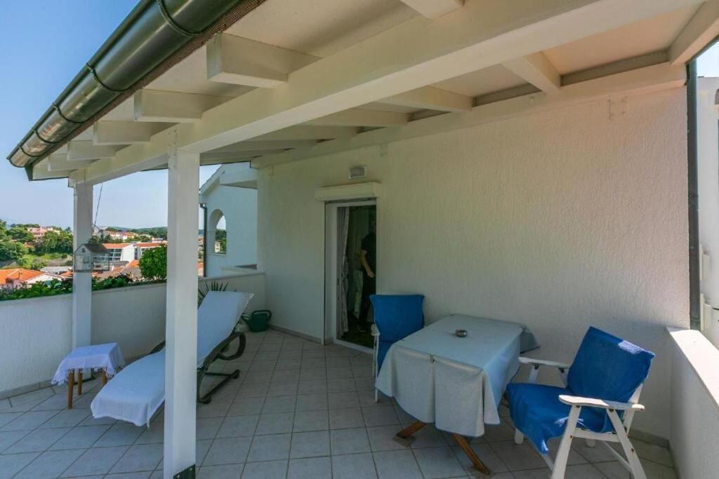 Apartments Vila Antula Banjol Exterior foto